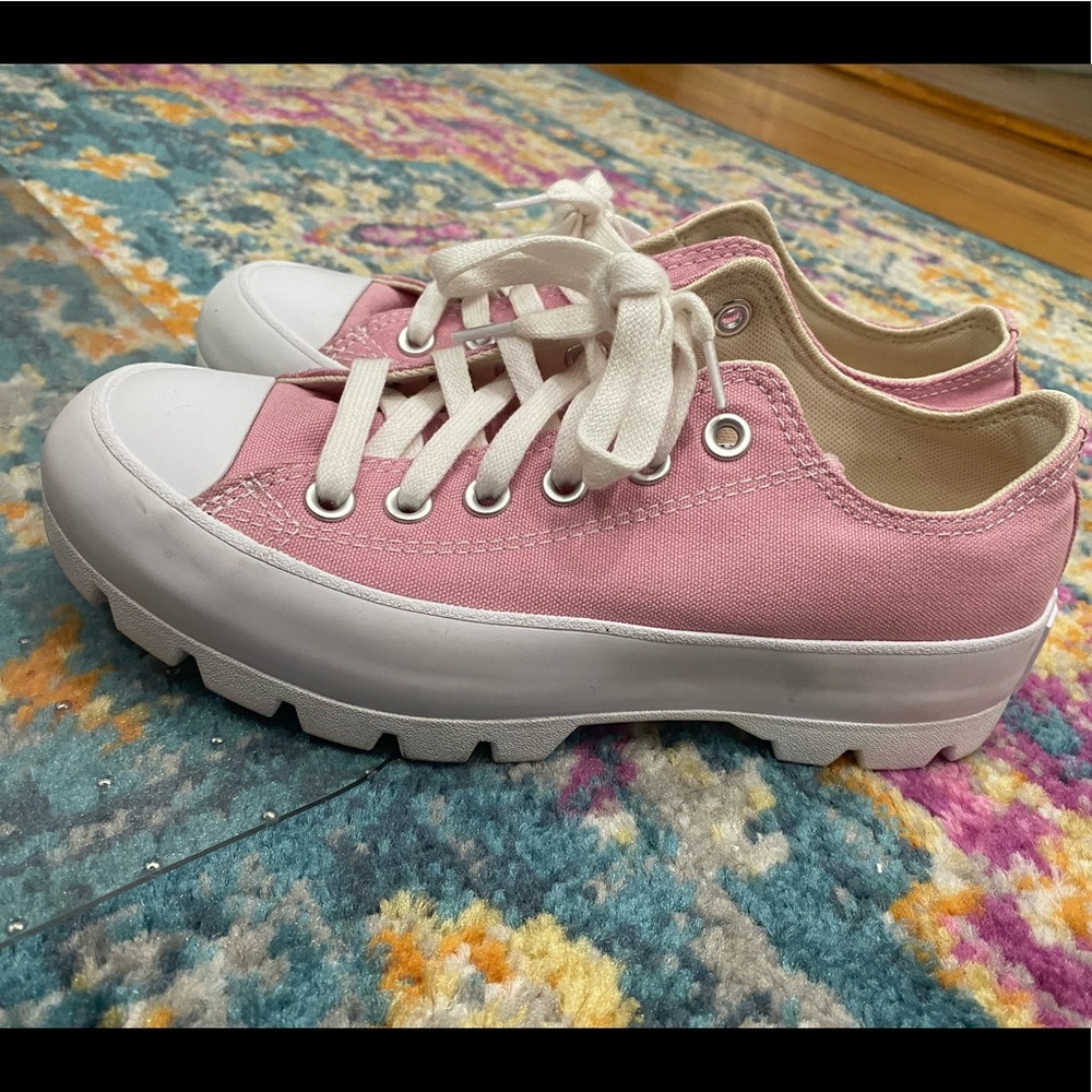 Pink converse
